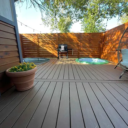 Cozy Tiny Home With Hot Tub And Cowboy Pool